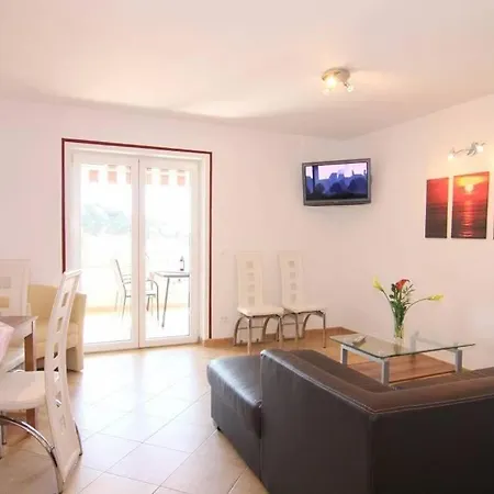 Bernstein Apartment *