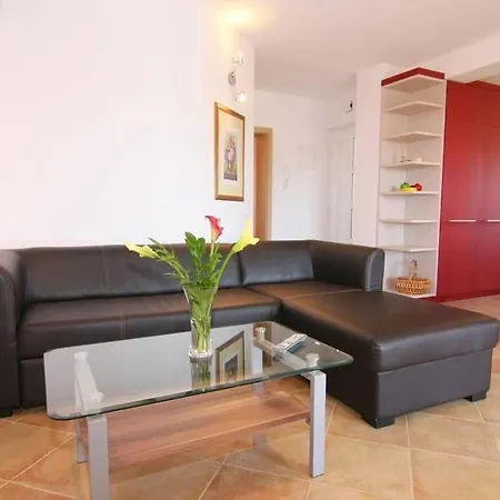 Bernstein Apartment *