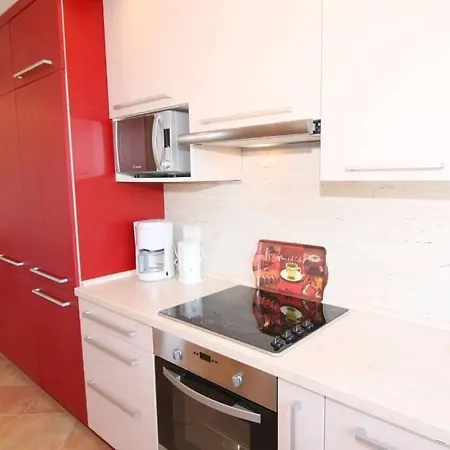 Bernstein Apartment *